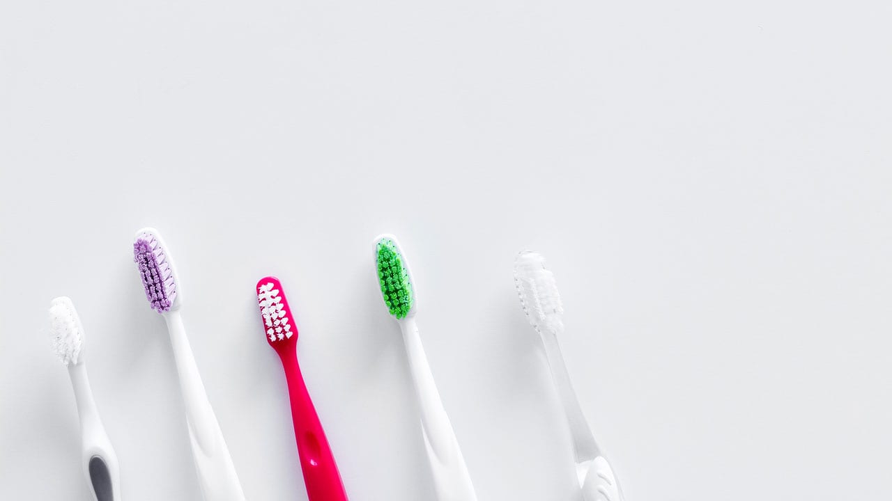 Is Your Toothbrush Actually Clean? 5 Things You Should Do Every Week to